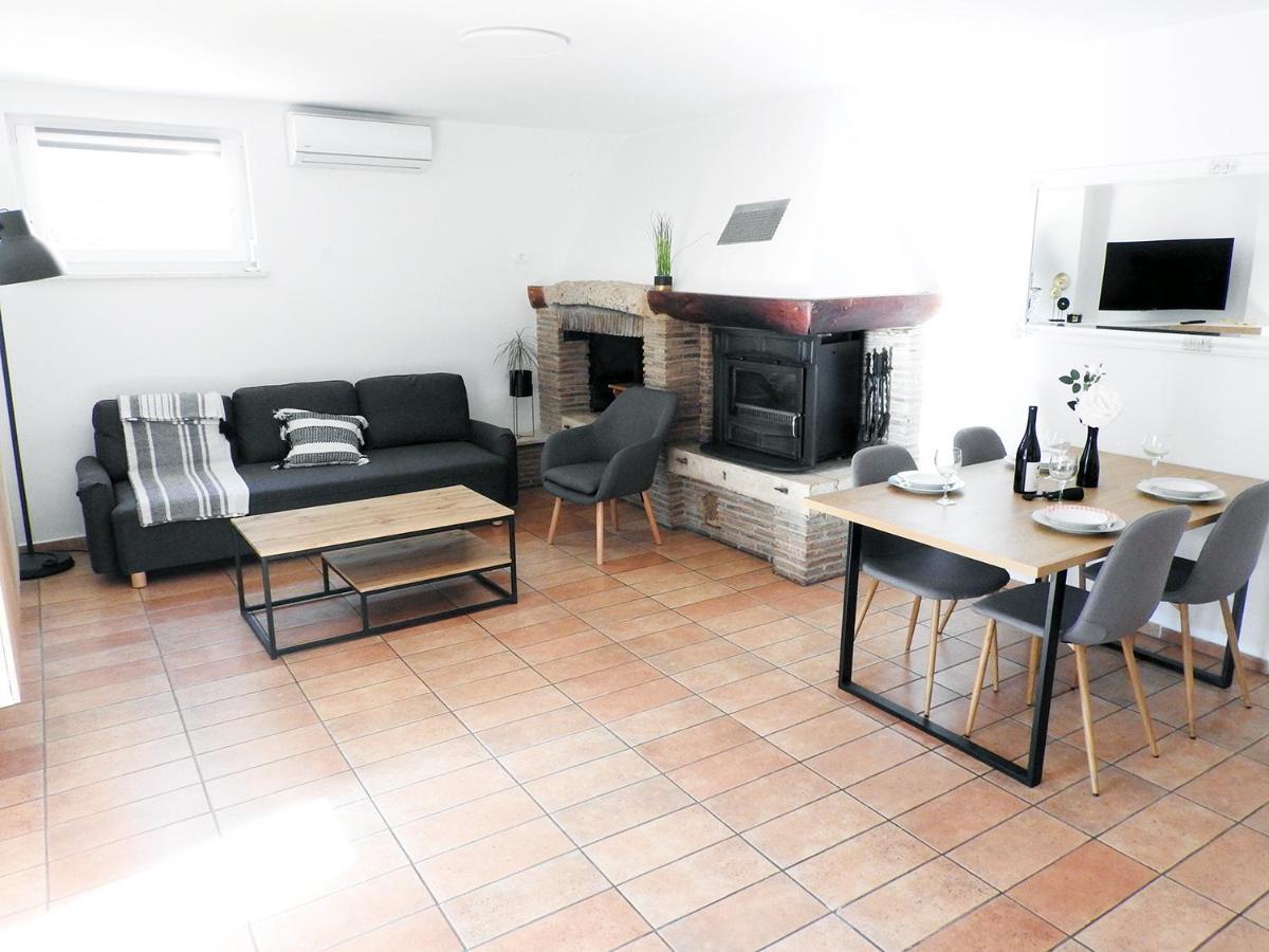 Apartment Lu, Stinjan - Пула Екстериор снимка