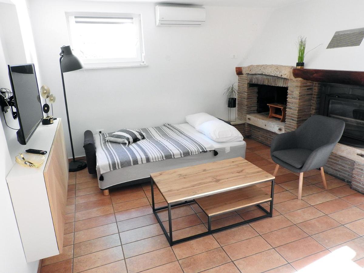 Apartment Lu, Stinjan - Пула Екстериор снимка